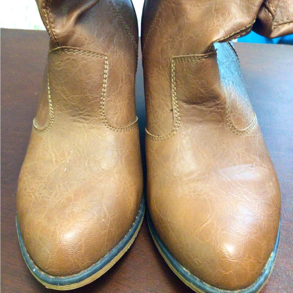 Charles Albert short tan western style boot with heel size 9 - Picture 3 of 12